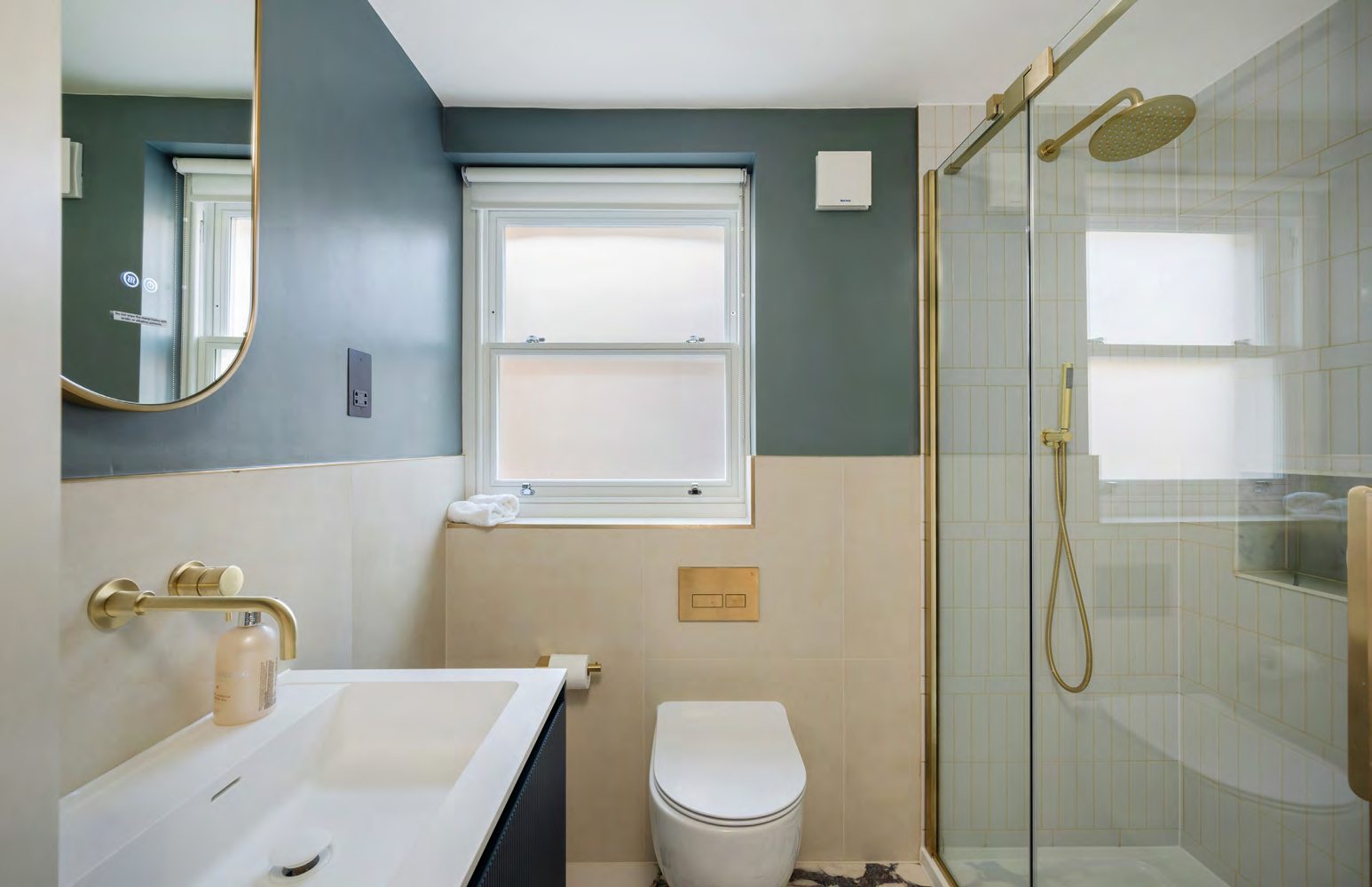 Achilles Road — Shower room