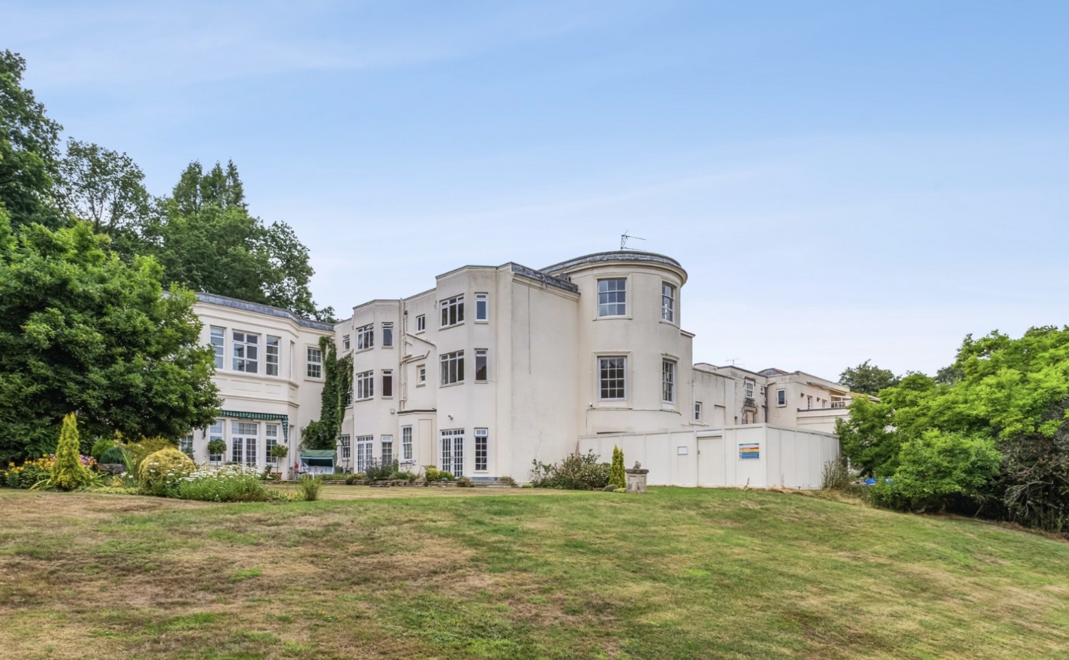 Dormy House property photograph